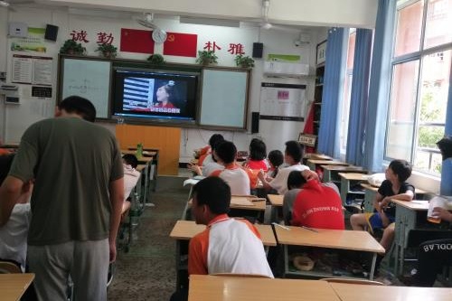 图为学生上音乐课 (1).jpg